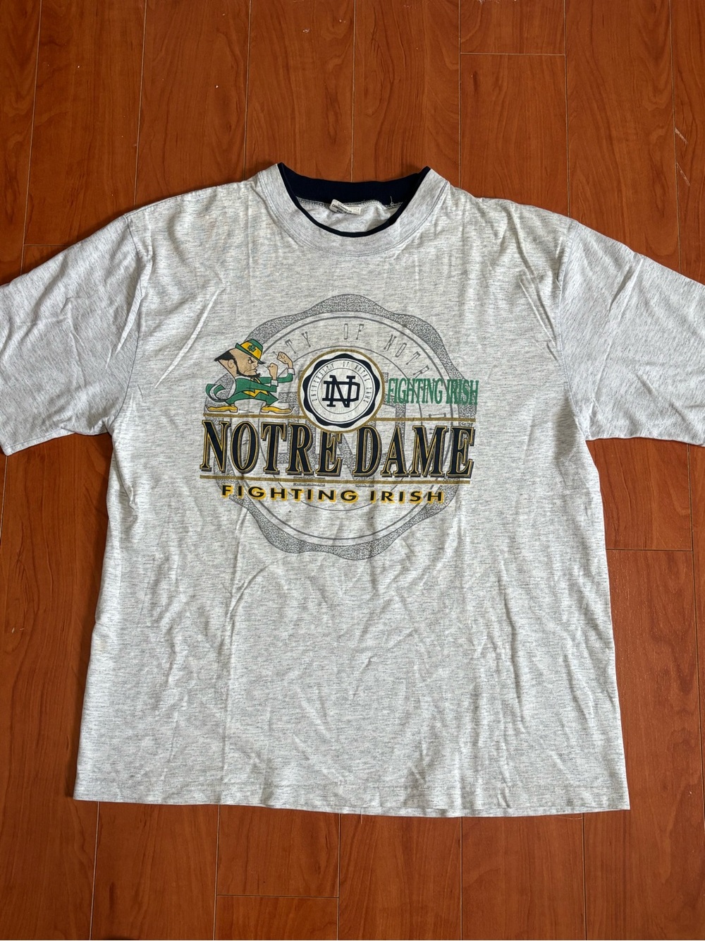 Notre Dame Fighting Irish Gray Graphic Tee with Navy Trim - Size Large